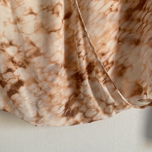 Guess Sheer Long Sleeve Blouse.  Size S - Picture 4 of 7